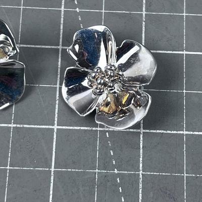 Large Silver Flower CLIP ON 