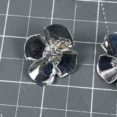 Large Silver Flower CLIP ON 