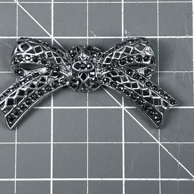 Bejeweled BOW Pin 