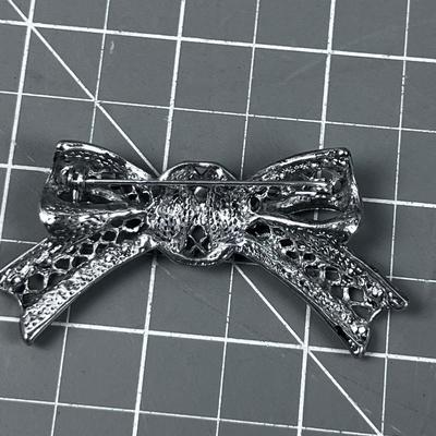 Bejeweled BOW Pin 