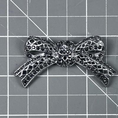 Bejeweled BOW Pin 