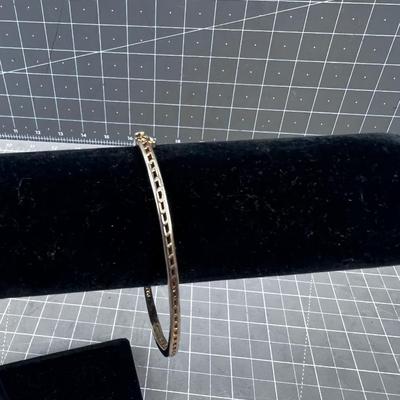 Gold Tone Bracelet with An Amethyst, PRETTY 