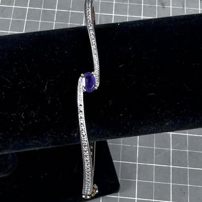 Gold Tone Bracelet with An Amethyst, PRETTY 