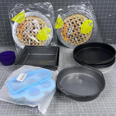 LOTS of Baking Pans 