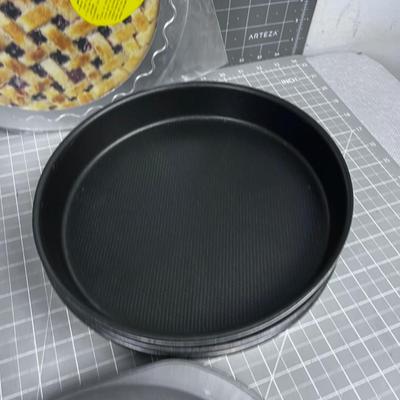 LOTS of Baking Pans 