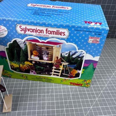  Sylvanian Families Collectibles - Treehouse by TOMY