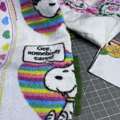 Vintage Towels, Linens, Napkins and Table Clothes 