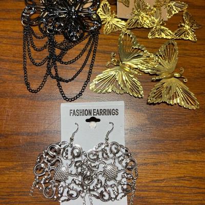 Lot of 9 large dangle earrings