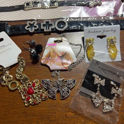 Mary Kate & Ashley necklaces & other jewelry