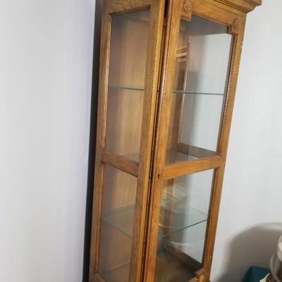 Locking curio cabinet
