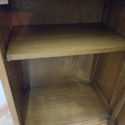 Locking curio cabinet