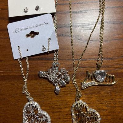 Mom & Jesus necklaces