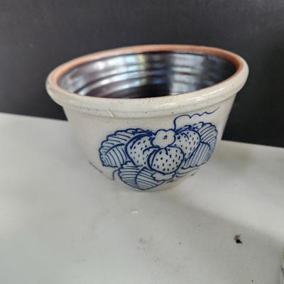 6 Pieces Stoneware Pottery