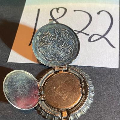 Vintage Spring Opening Locket