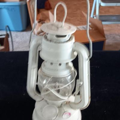 DIETZ NO 8 AIR PILOT KEROSENE LANTERN
