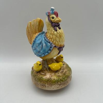 1981 Schmid Beatrix Potter Ginger and Pickles Music Box
