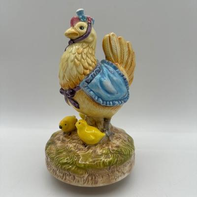 1981 Schmid Beatrix Potter Ginger and Pickles Music Box