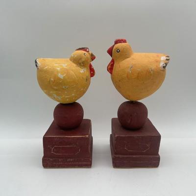 Foreside Rustic Wood Hand Painted Rustic Chicken