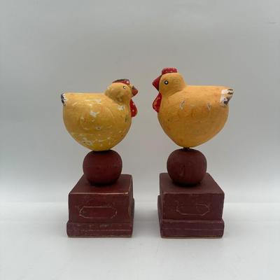 Foreside Rustic Wood Hand Painted Rustic Chicken