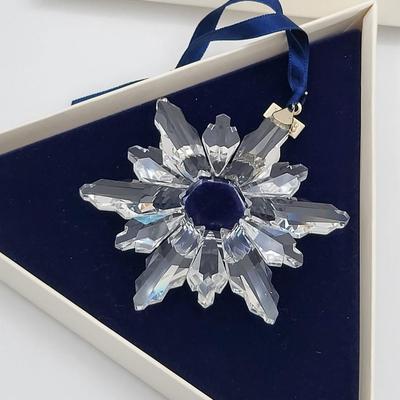 1998 Swarovski Crystal Snowflake Ornament Collectible