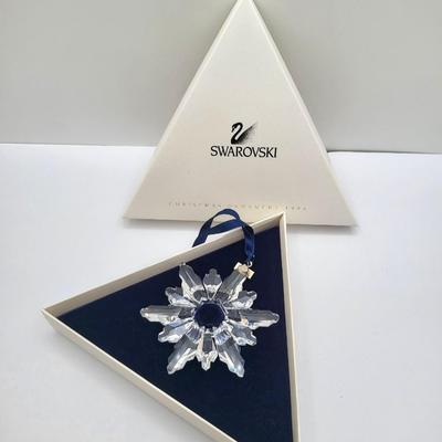 1998 Swarovski Crystal Snowflake Ornament Collectible