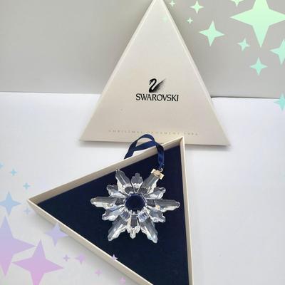 1998 Swarovski Crystal Snowflake Ornament Collectible