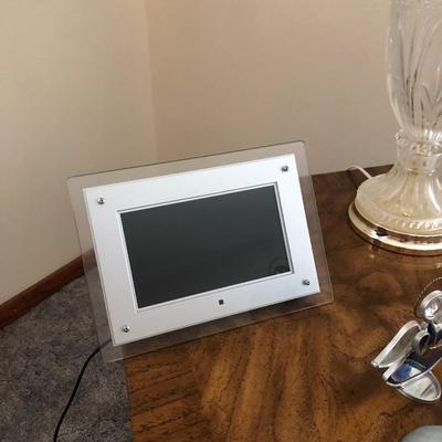 Electronic photo frame