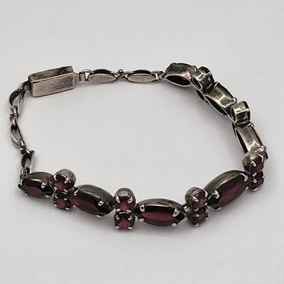 Garnets Galore - Necklace, Bracelet, Earrings 43.3gr