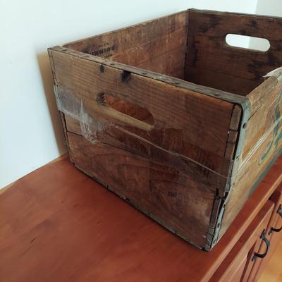 Sterling Dairy Products Wooden Crate (PC1-BBL)