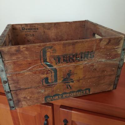 Sterling Dairy Products Wooden Crate (PC1-BBL)