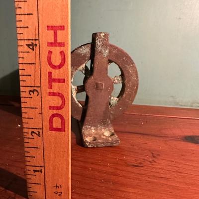 VINTAGE BOAT PULLEY