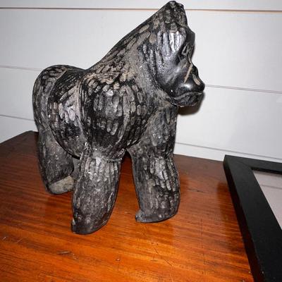 MOUNTAIN GORILLA LOT