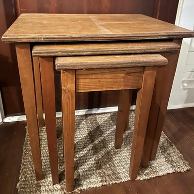 NESTING TABLE TRIO