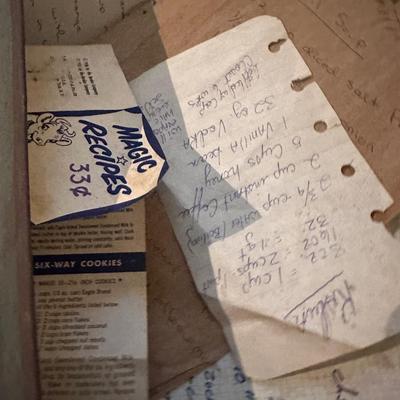 VINTAGE TIN BOX, HANDWRITTEN RECIPES