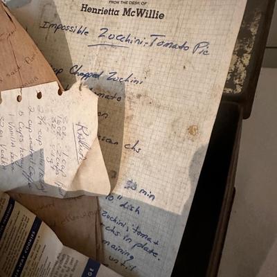 VINTAGE TIN BOX, HANDWRITTEN RECIPES