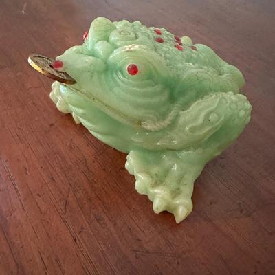 FENG SHUI GREEN LUCKY MONEY FROG