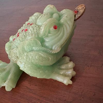 FENG SHUI GREEN LUCKY MONEY FROG