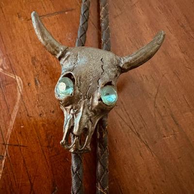 VINTAGE BOLO TIE
