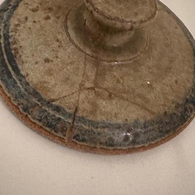 POTTERY VESSEL WITH LID
