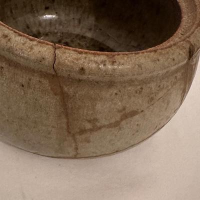 POTTERY VESSEL WITH LID