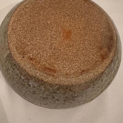 POTTERY VESSEL WITH LID