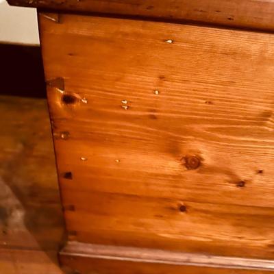 BLANKET CHEST