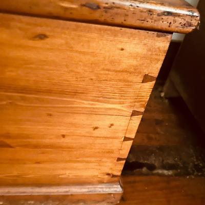 BLANKET CHEST