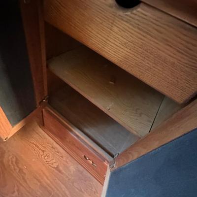 MODERN WOOD DRESSER