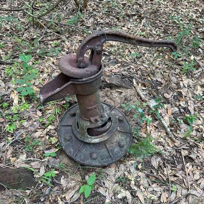 WELL HAND PUMP