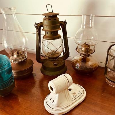 COLLECTIBLE LANTERN LOT