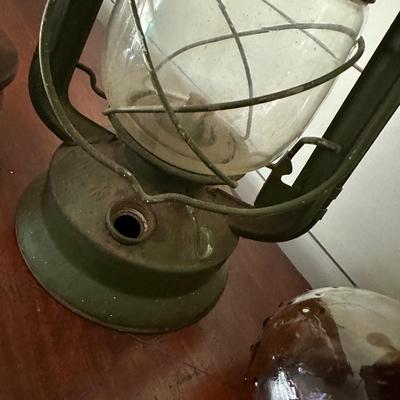 COLLECTIBLE LANTERN LOT