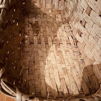 VINTAGE HANDWOVEN SPLIT OAK BASKET McWillie