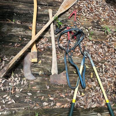YARD TOOL & OAR LOT