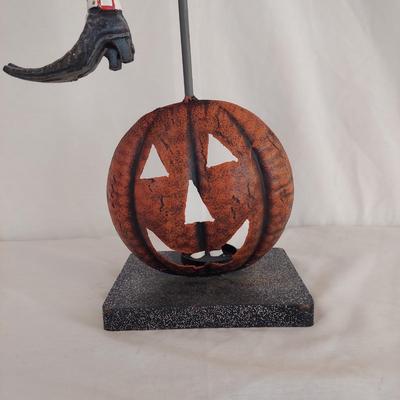 Metal Pumpkin Witch Halloween Decor (P-BBL)